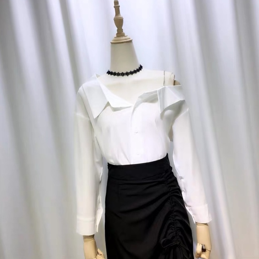 Asymmetrical Cold Shoulder Blouse with Chains